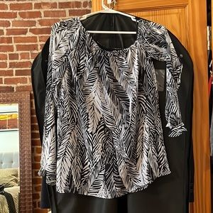 Club Monaco beautiful printer blouse